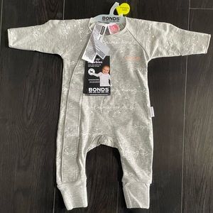Bonds from Australia baby Zippy cozysuit size 00000 Premature. NWT. Wondersuit.